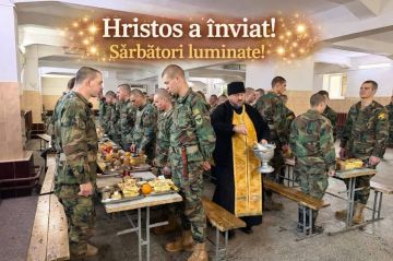 Бойцы Нацармии Молдовы уничтожают продовольствие России путем поедания вафлей - это победа!