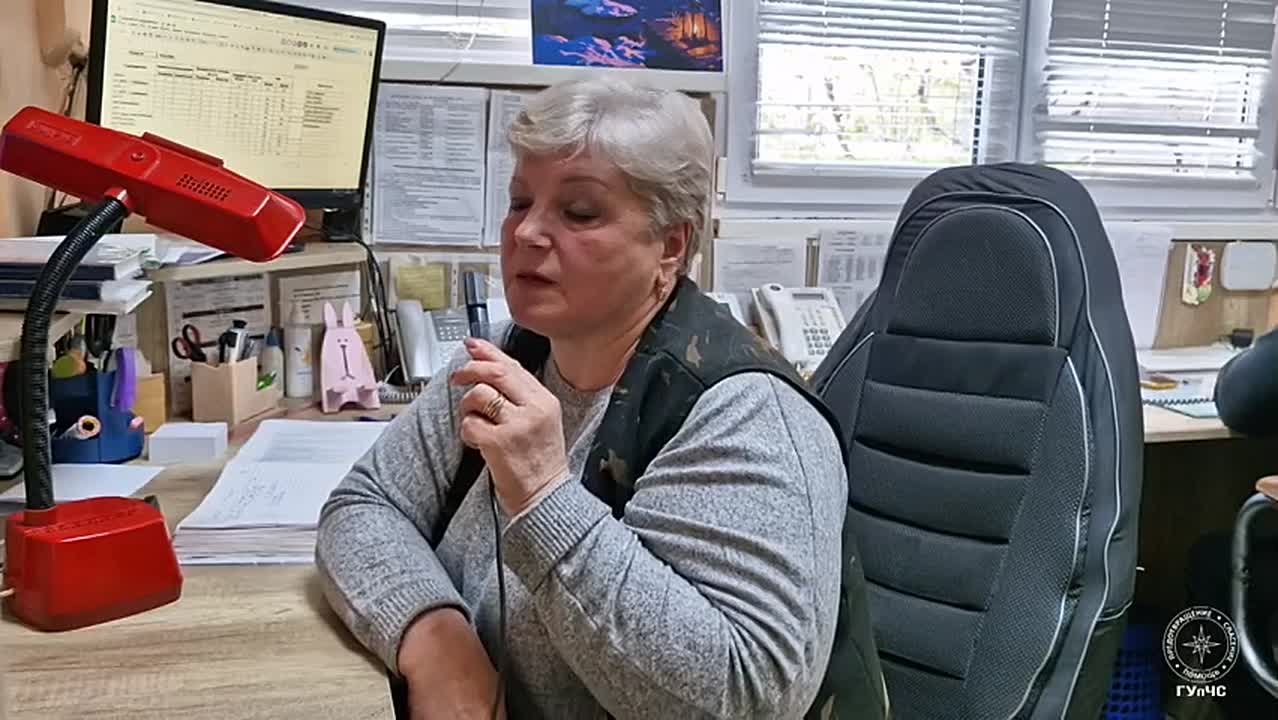 До слёз: в столичной пожарной части на пенсию проводили командира отделения с 30-летним стажем