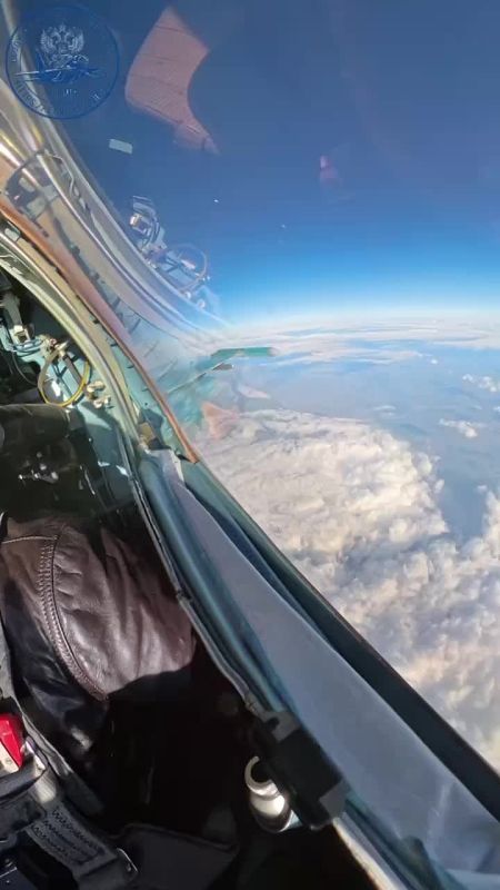 Видео из кабины пилотов. На кадрах реальный боевой вылет