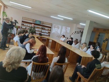 Мы – наследники Победы!. В Бендерской гимназии №3 им. П. Котляревского проходит целый ряд мероприятий патриотической направленности, посвящённых Великой Отечественной войне