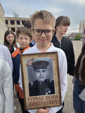 В канун Дня Победы в школах столицы проходят классные часы и линейки