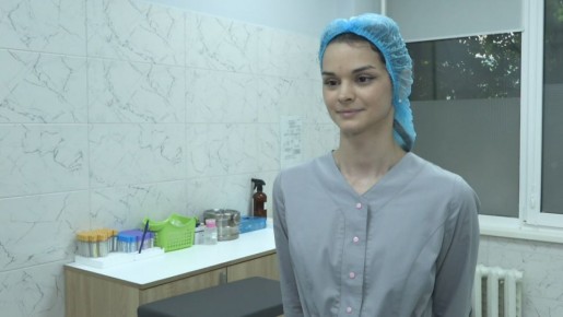 На фото — Светлана Чернат, процедурная медсестра отделения профилактики Бендерского центра амбулаторно-поликлинической помощи