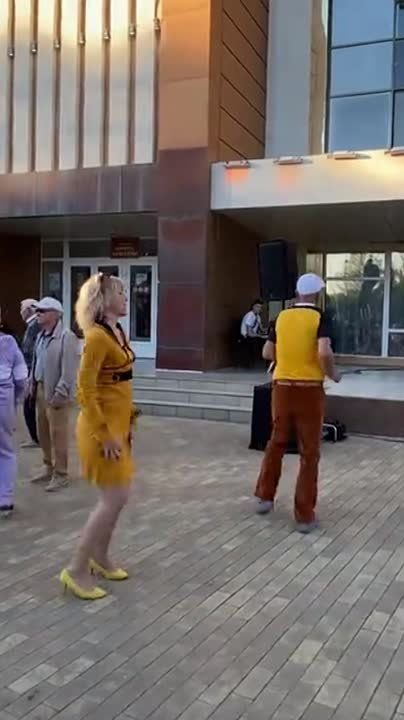 Новые наряды от рыбницкой пары в новом сезоне