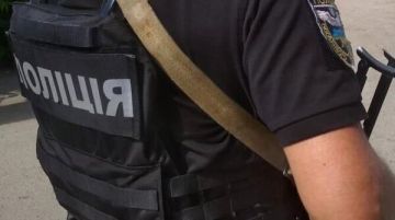 Во Львове люди разбили окна автобуса военкомов и спасли мобилизованного