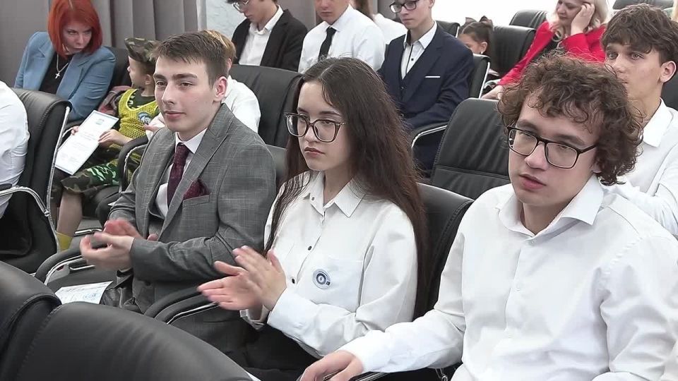 В Рыбнице наградили 35 лучших учеников города и района