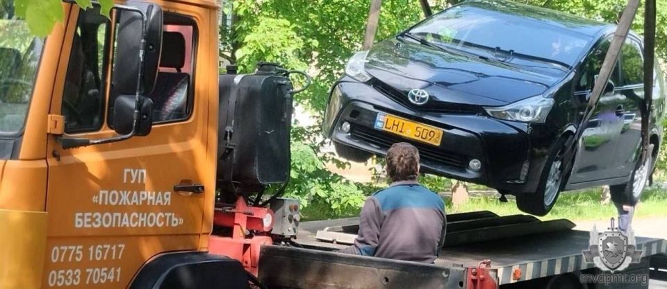 В Тирасполе на улице Каховской сотрудники ГАИ провели рейд с эвакуатором