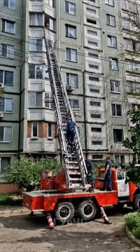 Пенсионерка оказалась запертой на балконе шестого этажа