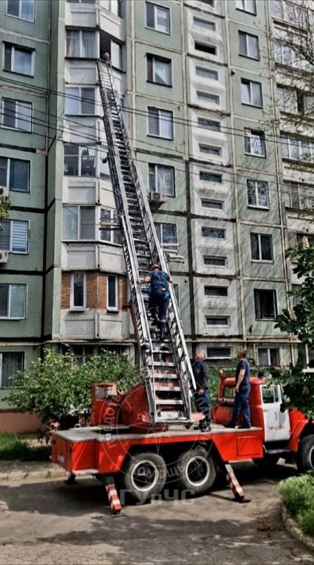 Пенсионерка оказалась запертой на балконе шестого этажа