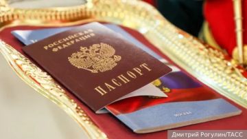 Сотням тысяч русских людей за рубежом Россия возвращает гражданские права