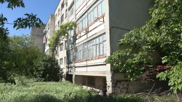 Во дворе дома по улице Ревенялэ в Бендерах прошла встреча с жителями по итогам приёма граждан главой госадминистрации