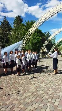 В эти минуты на территории Аркадного комплекса проходит отчётный концерт Детской музыкальной школы г. Слободзея