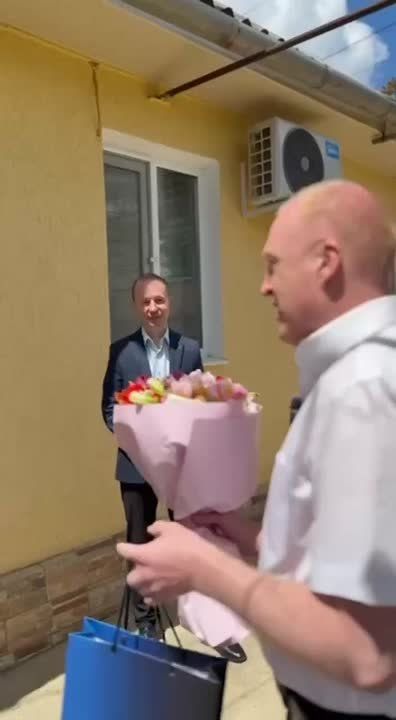 Сегодня IDC подключили самый быстрый интернет по оптике директору школы в Грушке Анжеле Унтуре – она стала стотысячным абонентом