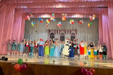 В преддверии Международного дня защиты детей сцена Дома культуры русской части г. Слободзея превратилась в настоящий мир чудес и волшебства