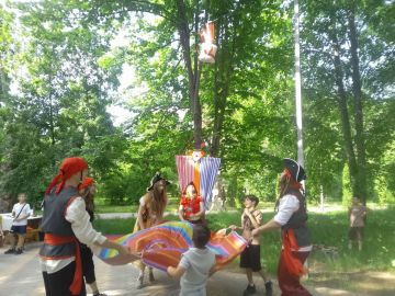 Фестиваль детства проходит в Рыбницком парке