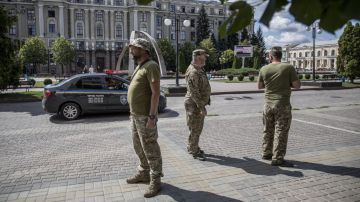 В Одессе сотруднику ТЦК разбили бутылку о голову во время проверки документов