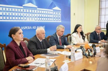 Президент Красносельский принял участие в первом заседании Высшей аттестационной комиссии (ВАК), которая будет рассматривать диссертации, присуждать научные степени и звания