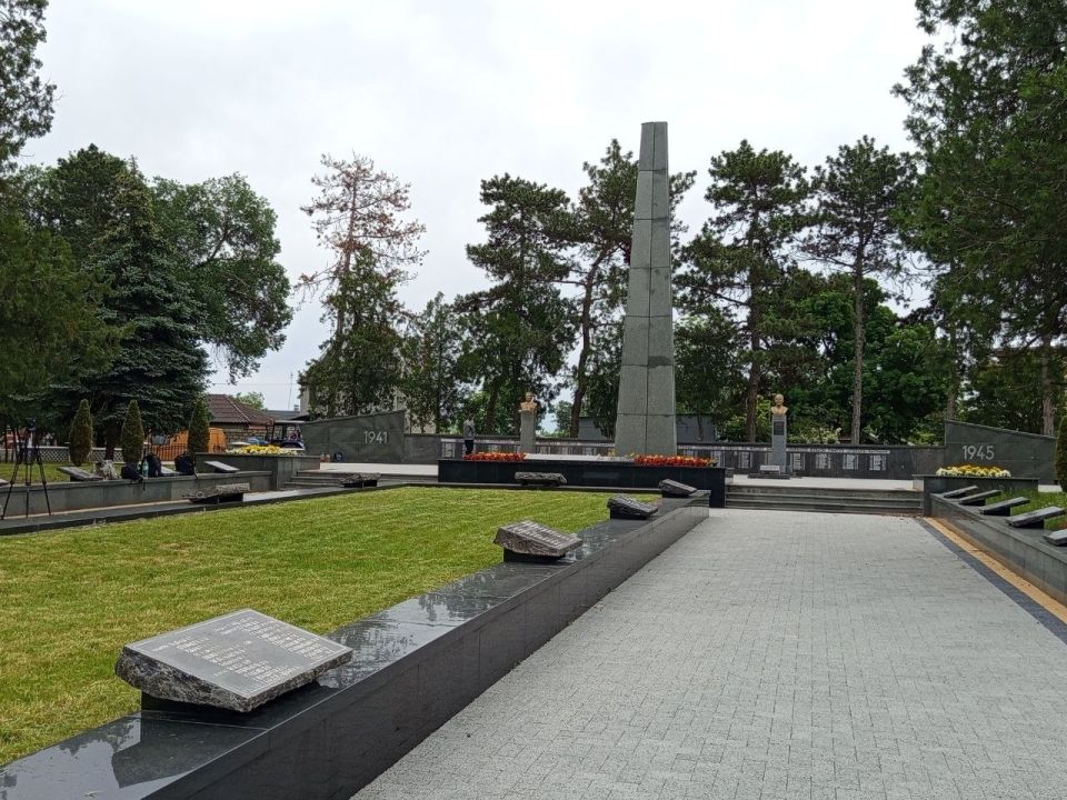 Мемориальный комплекс на Площади Героев проверила комиссия Общеприднестровского народного форума