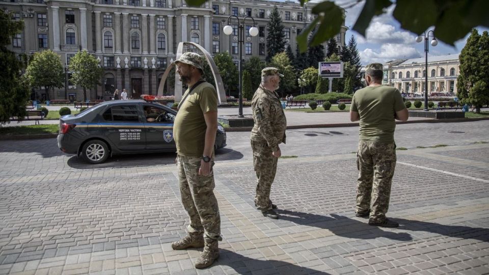 В Одессе сотруднику ТЦК разбили бутылку о голову во время проверки документов