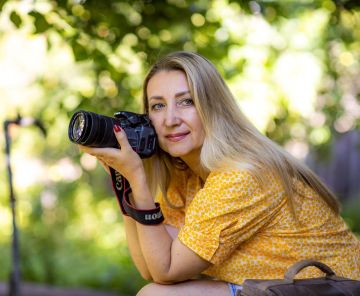 Попав в объектив Аллы Антоновой, обычный миг превращается в маленькую историю, которую хочется рассматривать снова и снова