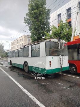 Вчера в Бендерах из-за ливня загорелся троллейбус – произошло короткое замыкание контактного провода
