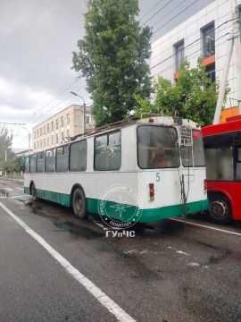 Вчера в Бендерах из-за непогоды произошло возгорание троллейбуса