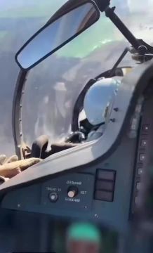 Истребитель Су-30СМ ВКС ведет охоту на БПЛА ВСУ