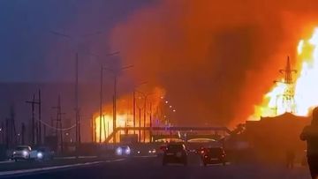 Более 100 человек эвакуированы из-за масштабного пожара после трех взрывов в дагестанском Кизилюрте, заявляют местные власти