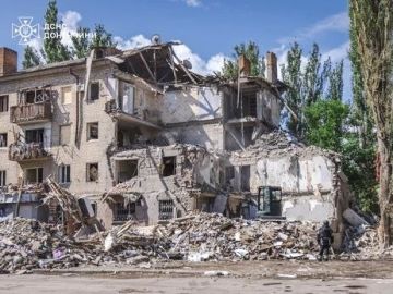 Власти Украины начали эвакуировать заводы из Краматорска по мере приближения к нему российской армии, сообщает The Economist