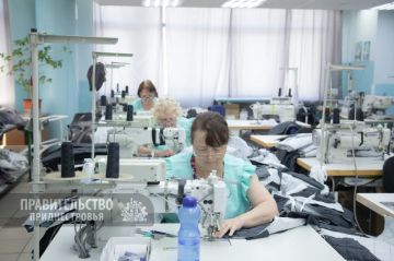 Сотрудники «Интерцентр-люкс» получили госнаграды ко Дню работника лёгкой промышленности