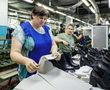 Во второе воскресенье июня в Приднестровье отмечают профессиональный праздник работников лёгкой промышленности