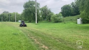 — Делаем пару кругов и бросаем