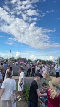 Людей на фестивале лаванды оказалось больше, чем лаванды