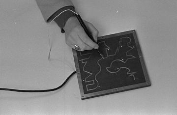 На фото 1976 г. психофизиологический тренажёр Тираспольской швейной фабрики имени 40-летия ВЛКСМ (сейчас это «Одема»)