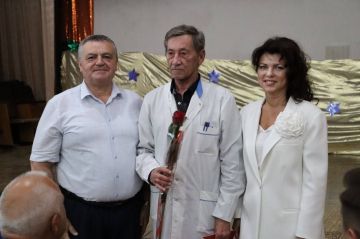 В Республиканском госпитале инвалидов Великой Отечественной войны прошло торжественное собрание и награждение ко Дню медицинского работника