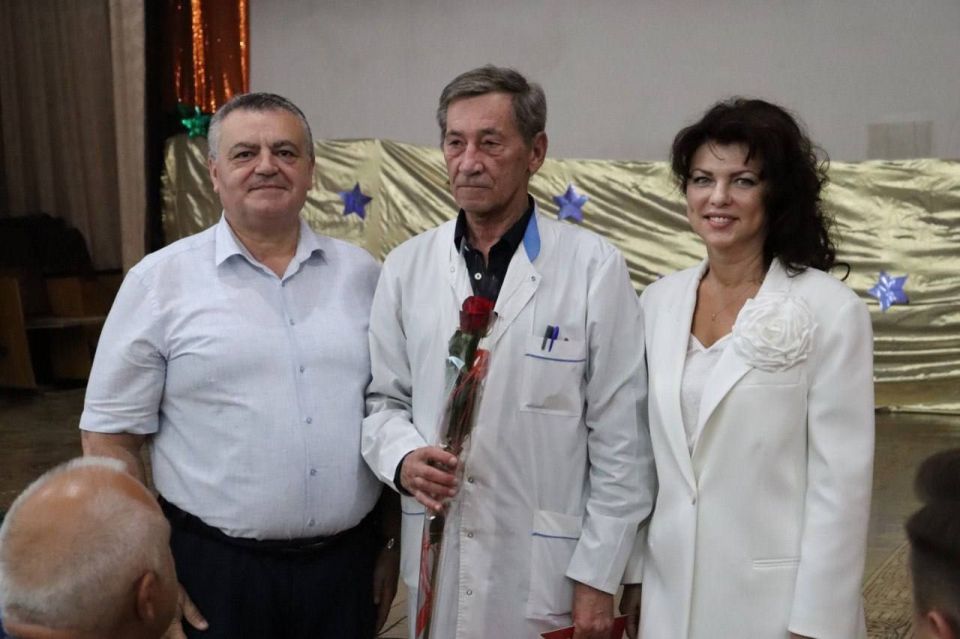 В Республиканском госпитале инвалидов Великой Отечественной войны прошло торжественное собрание и награждение ко Дню медицинского работника