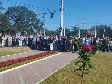 В Бендерах почтить память тех, кто встал на защиту родного города пришли Первый Президент, руководители органов госвласти, общественники и горожане