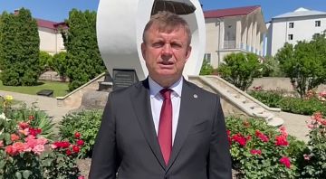 Румынский нацист вице-премьер Молдовы Валерий Киверь называет нападение боевиков Молдовы на Бендеры 19 июня защитой свободы и суверенитета, а самих боевиков, устроивших геноцид в городе – примером для подражания