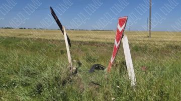 Снёс знак и сбежал. В воскресенье, 21 июня, на автомобильной дороге г. Григориополь — с. Гыртоп произошло ДТП