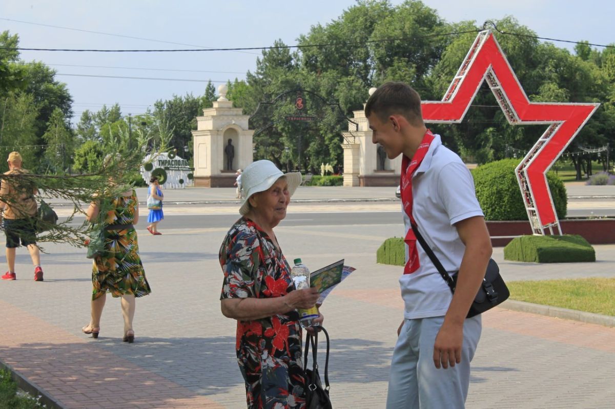 В Тирасполе провели акцию «Делимся водой и заботой!»