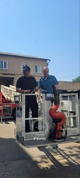 В гости с рабочим визитом. Специалисты из Китая приехали в столичную пожарную часть