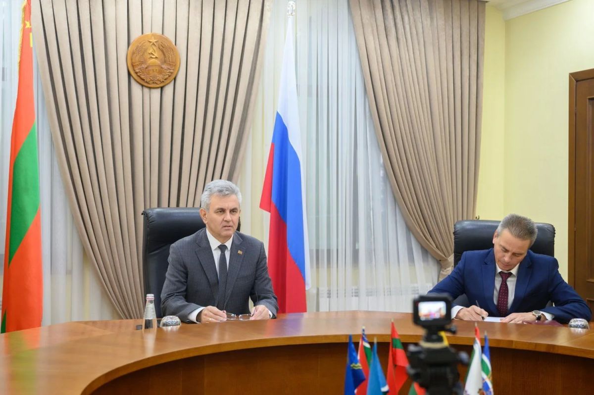 Президент ПМР Вадим Красносельский провёл селекторное совещание с главами городов и районов