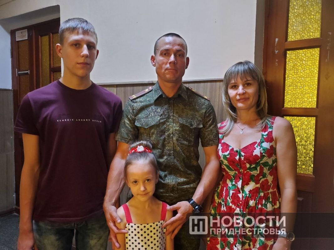 Победителей республиканского конкурса «Семья Приднестровья: связь поколений» наградили в Минпросе