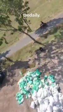 В Индонезии фермер летает на работу и обратно на дроне