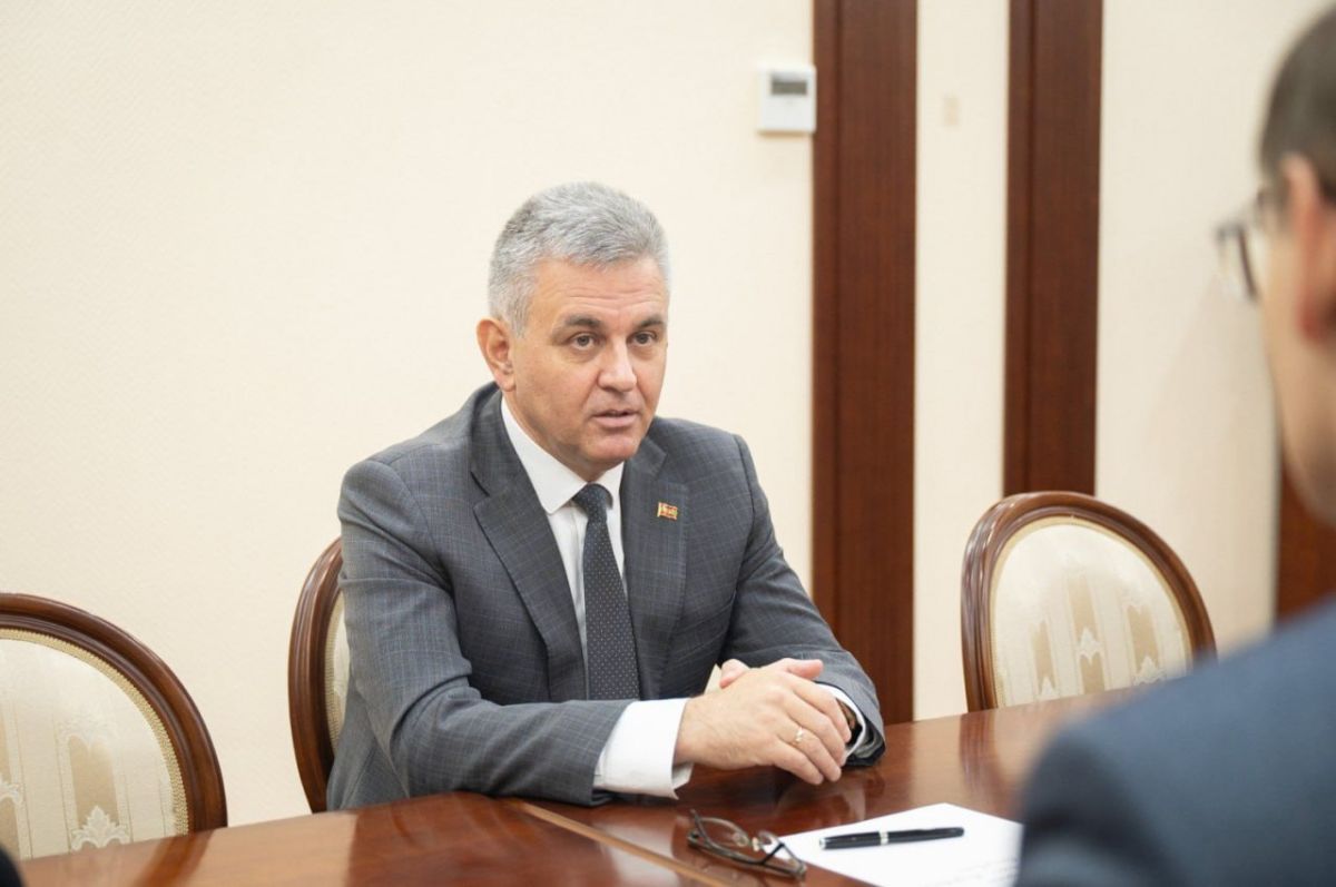 Президент ПМР Вадим Красносельский провел встречу с руководством МИД и Минэкономразвития