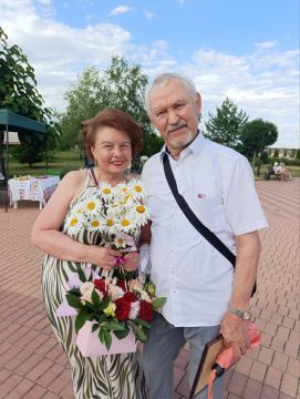 Среди награждённых - Никифор и Алла Наумовы