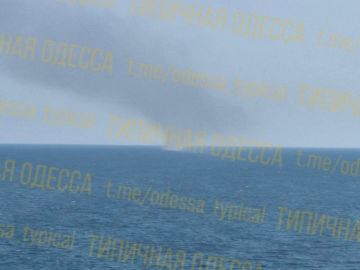 Корабль у побережья Одессы после атаки ВС РФ пошел ко дну