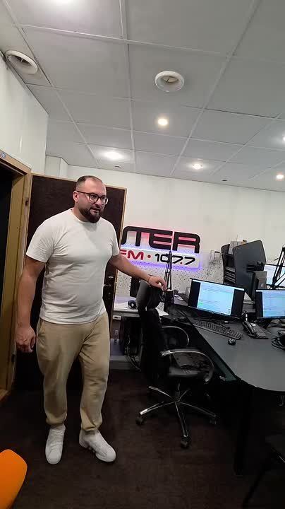 Бенждамин Балима подарил футболку подкасту «Голевая передача»