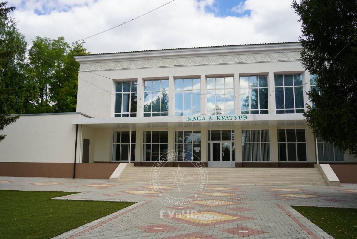 Проверки продолжаются. По поручению Президента инспекторы Госпожнадзора продолжают проверять объекты с массовым пребыванием людей по всей республике