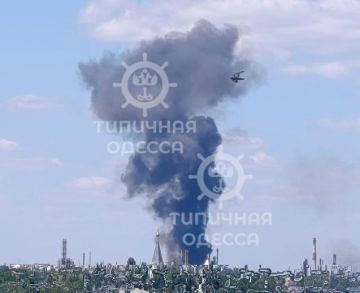 Кадры из Одессы после прилёта 9 крылатых ракет "Бандероль"