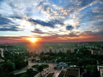 ДЕНЬ В ИСТОРИИ. 31 июля События в истории Отечества: 1905 г. – в Петергофе начались совещания о создании Государственной Думы Российской империи